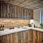Holiday home Domkitomki, Winnica Sindaco *