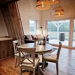 Domkitomki, Winnica Sindaco Holiday home
