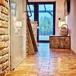 Holiday home Domkitomki, Winnica Sindaco *