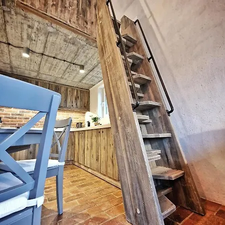 Domkitomki, Winnica Sindaco * Biskupice Kocurów