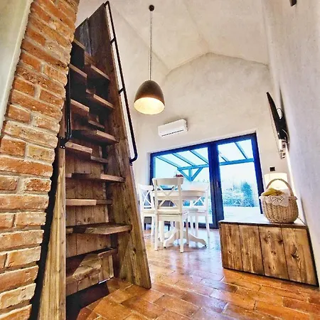 Semesterbostad Domkitomki, Winnica Sindaco *