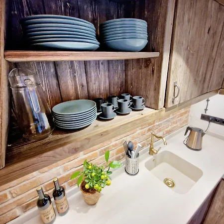 Domkitomki, Winnica Sindaco * Biskupice Kocurów