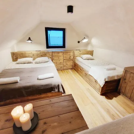 Semesterbostad Domkitomki, Winnica Sindaco *