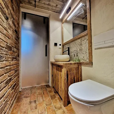 Domkitomki, Winnica Sindaco *